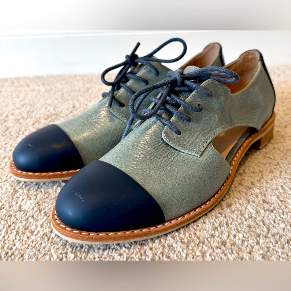 All Black Anthropologie Women's Two-Tone Leather Oxford Shoes w/ Side Cutouts